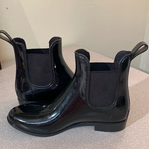 Kate & Mel - ankle rain boots. Size 8 - Picture 6 of 10